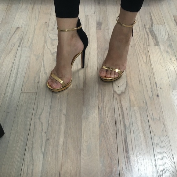 Michael Kors Cracked Metallic Leather And Suede Sandals sold T - Picture 5 of 13